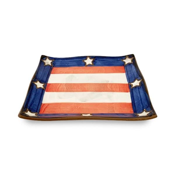 【ご購入後の当店からの連絡はご登録のメールアドレスに通知いたします。必ずご確認ください】【商品概要】材質：陶器（食器洗い機使用可能、食器乾燥機使用可能）、電子レンジ使用可能サイズ（約）：18x18x2cm重量：405g夢を追い求めるデザイン...