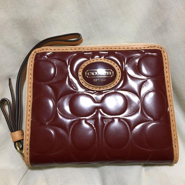 coach コーチ 二つ折り財布 エナメル エンジ : イースト・リバー