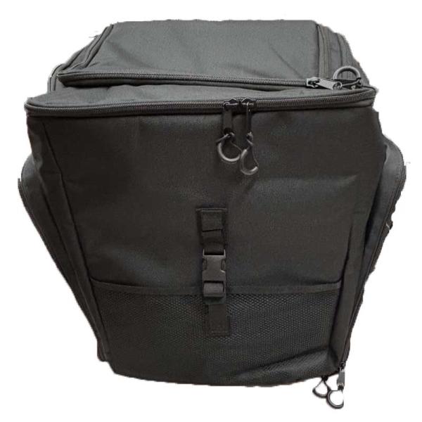 ※掲載の商品は実店舗、別モールでも販売しておりますため、在庫更新のタイムラグにより欠品となる場合がございます。ブーツや小物などを収納することのできるバックパック。■容量：35L■サイズ　幅43×奥行33×長さ52cm■カラー：BLACK※お...