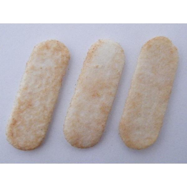 ポケットウォーマーi-HOT（アイホット）の火口に利用できる差し替え用の触媒です。換火口と差し替えると無用の長物になって捨ててしまうしかない火口の金具を有効利用できるエコでお得なアイテムです。よくウォーマーを落として触媒がすぐ使い物にならな...