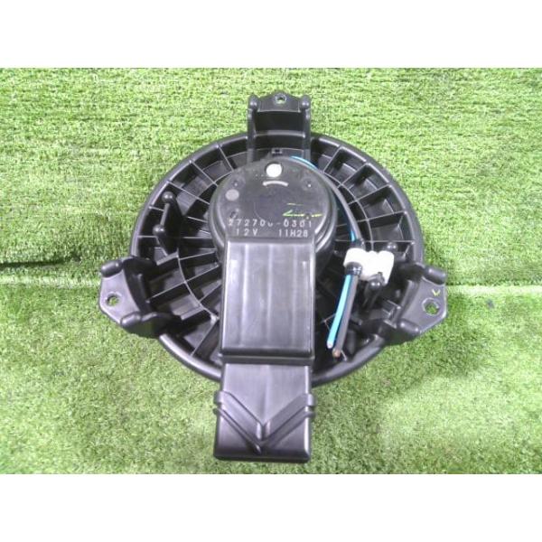 ラクティス DBA-NCP100 ヒーターブロアモーター G 1E7 デンソー 272700