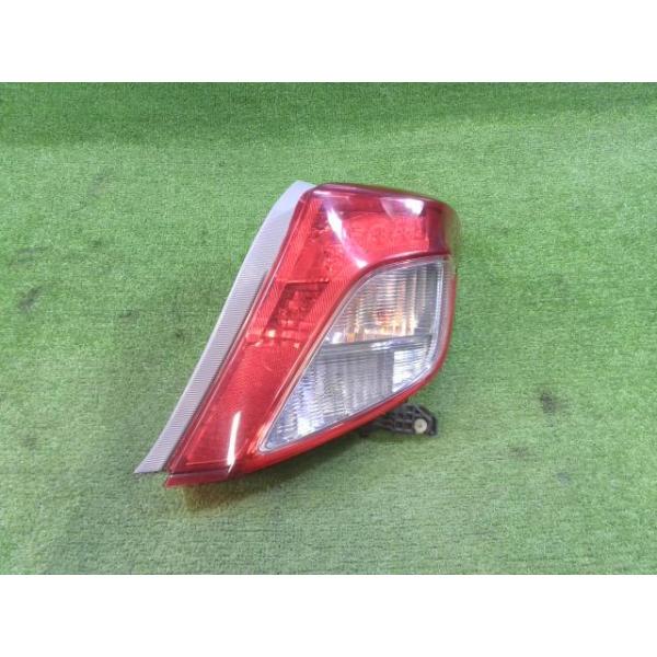 ヴィッツ DBA-NSP130 右テールランプ F 1J1 コイト 52-228 81550-52800