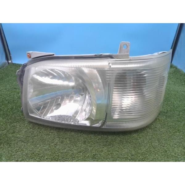 ハイエース KDH206V 左ヘッドランプ・ヘッドライト ロングDX   1T コイト 26-131 81150-26710 8P4 ハイエース ADF-KDH206V 左ヘッドライト ロングDX 4WD 058 コイト 26