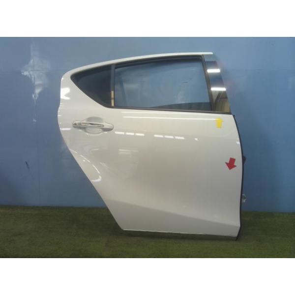 アクア DAA-NHP10 右リアドア G 082 NSG M31Q8 67003-52460 : Eco-R
