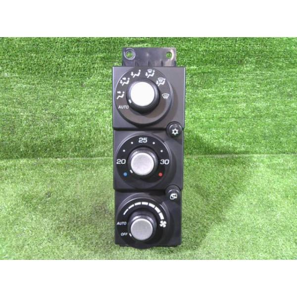 ファイター 2KG-FK64F エアコンスイッチパネル デンソー 237000-8670