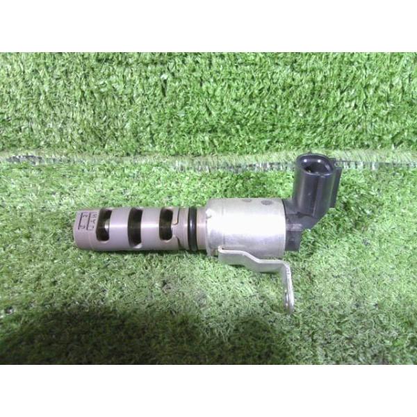 ヴォクシー DBA-ZRR70G VVTI オイルコントロールバルブ EX側