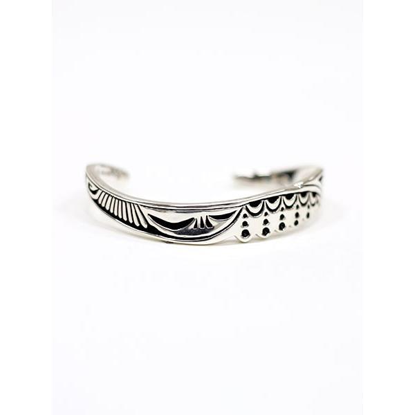 インディアンジュエリー Indian Jewellery バングル ブレスレット ナバホ Navajo ハンドメイド シルバー スティーブンビゲイ Kary Begay Bangle A 19in Rm Kb001a Bags Groove 通販 Yahoo ショッピング