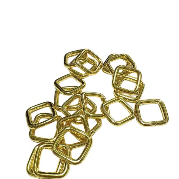 バッグの持ち手、チャーム付け付属金具としても手作りハンドバッグを製作されている方にピッタリ100均で買うより安いです。海外生産分のため、一部曲がっているものや、カラー染色むら等ございますがご了承くださいませ