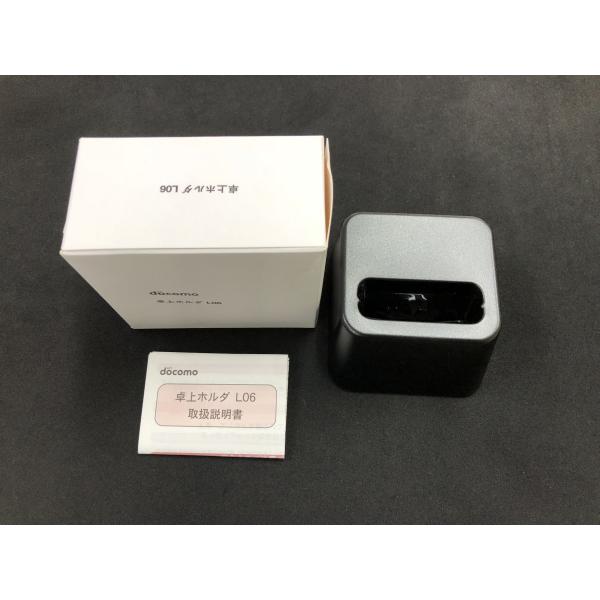 F07E docomo 卓上フォルダ　イヤホンジャック　スマホピアス2個、箱付き NTTドコモ F－07E Disney Mobile on docomo モックアップ 3色