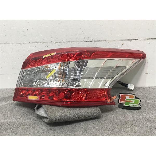 シルフィ TB17/B17 純正 右テールランプ/ライト/レンズ LED STANLEY