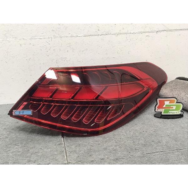 ジャンク! Cクラス /W206 純正 右テールランプ/ライト/レンズ LED