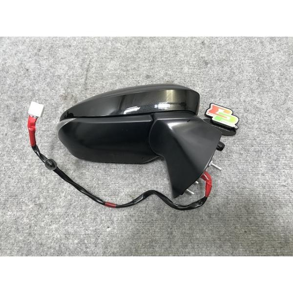 ヤリスクロス/ハイブリッド MXPB10/MXPB15/MXPJ10/MXPJ15 純正 右 