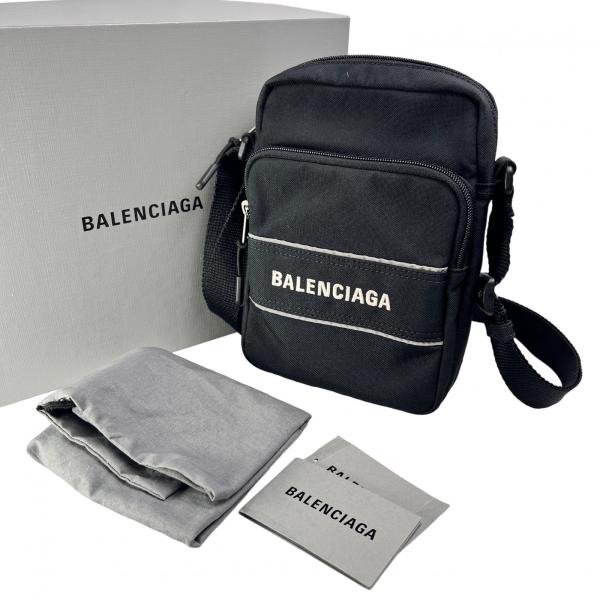 BALENCIAGA（バレンシアガ） ナイロン ショルダーバッグ 黒 A-13622