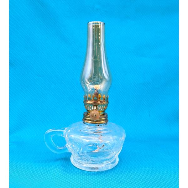 ■商品説明　かわいい手燭燈の棒芯ミニランプです。　アンバーホヤバージョン。持ち運びしやすいかわいいランプです。■芯サイズ：棒芯スーパーハードタイプ■全高：約18cm