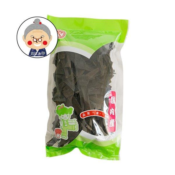 水で煮るだけで戻すことができる乾燥結び昆布。おでんの具として加えたり、季節の野菜と一緒に使うなど、色々な料理にご利用いただけます。