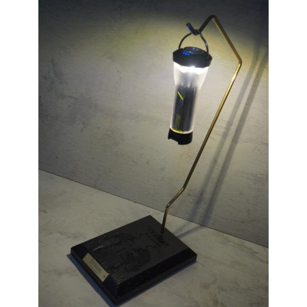 BLACKランタンスタンド【虎】\5,500スタイリッシュなBLACKランタンスタンドに虎のデザインが誕生！虎のデザインがさりげなく光る、美しいBLACKランタンスタンド明かりを灯すことで、さりげなくカッコいい虎のデザインが浮かび上がります...