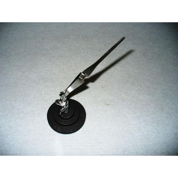 丸台付きピンセット    ピンセットを掴むと放し、ピンセットを放すと挟む、逆作用のピンセットです。角度調節も自由自在 170mm逆作用ピンセット