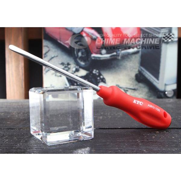 ディスクブレーキのシールはがし作業に最適！●特長●傷付けにくい先端Ｒ形状。先端丸加工によりシールやブーツを傷付けずに取外しできます。グリップ形状は握りやすく、軸長も長いのでシールやブーツの取外しが容易にできます。■型式：ABO-100■メー...