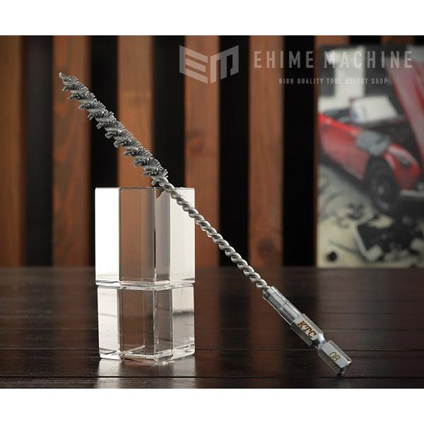 業界初！六角軸付でガッチリ固定！ブレーキキャリパーのスライドピンホールの清掃用ポリッシャです。丸軸タイプでは軸が回ってしまいますが、六角軸ポリッシャなら確実に固定し、使用する動力工具の最大の力で使用でき、作業の時短につながります。■型式：A...