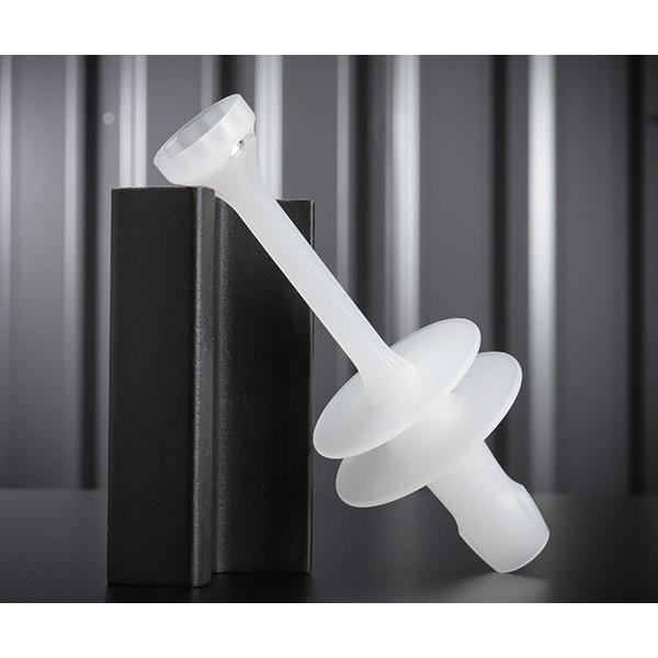 ドレンプラグをつけたまま手を汚さず、清掃＆取付け可能！オイル交換を安全、快適に。エンジンオイルドレン、デフドレン、ミッションドレンに対応しております。２つの傘であふれ出るオイルから手をしっかりガード。手を汚さずスムーズで安全な作業が可能です...