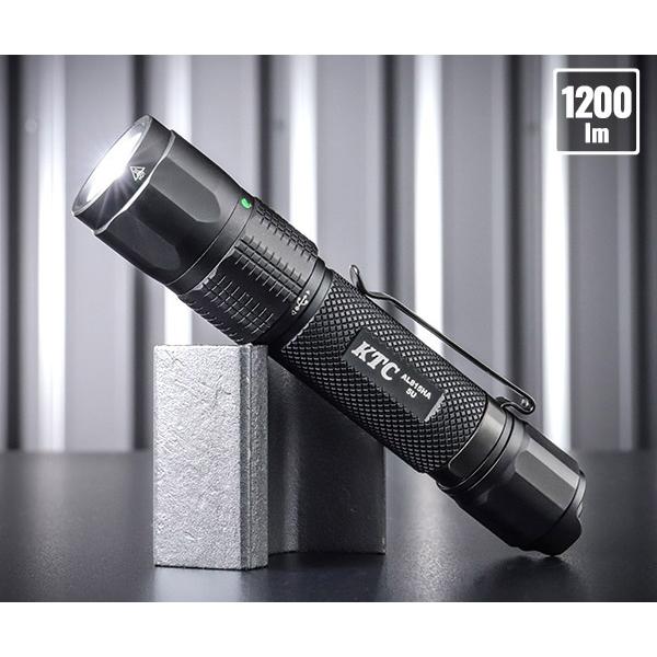 最大約23時間の長時間使用が可能（エコモード使用時）。ペンクリップ付きで、胸ポケットやバインダーに取り付けが可能。充電インジケーターで、使用／充電中のバッテリーの状態を表示。【仕様】明るさ：1200lm（強）連続使用時間：約2.5時間（強）...