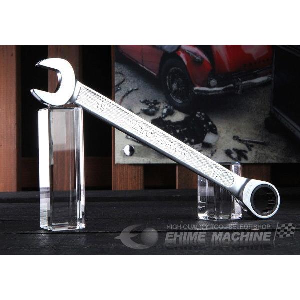 ネコポス発送の場合※お届け日時指定はご利用頂けません※代金引換でのご利用は頂けません※ただし通常品(ネコポス対象外の商品)と買い合わせた場合は、上記の限りではございませんKTCのこだわりを詰め込んだ、NEWラチェットコンビネーションレンチ誕...