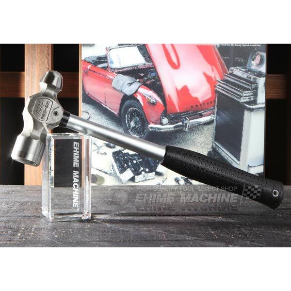 自動車整備作業には欠かせない、KTCの人気商品ボールピンハンマー。形状の違う2種類のヘッドで、あらゆる箇所に対応します。■型式：PH68-344■メーカー：KTC■全長：335 mm ■サイズ：1.5ポンド■重量：950g