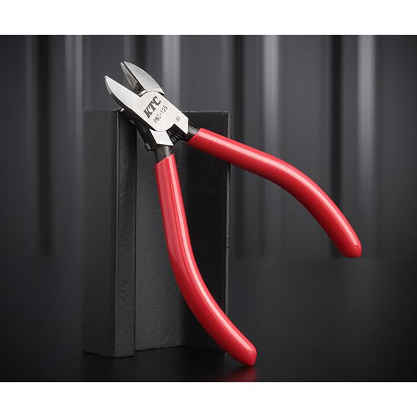 結束バンド（タイラップ）がキレイに切れる！切れ端が飛んでいかない！使い勝手、安全性抜群の結束バンド専用ニッパーです。カーナビやカーオーディオ、バックカメラの取り付け時に、狭い場所で結束バンドの切れ端が飛んでいかないので、キレイにスピーディー...