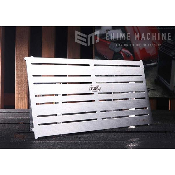 強力マグネットでピタっと張り付いて工具の整理整頓に役立つステンレス壁パネルです。ツールケース側面や引き出しなど鉱面に取り付けて使用が可能です。キャビンなどで移動するときにも整理したものが崩れにくいです。【仕様】最大荷重(kg)：4.5幅(m...