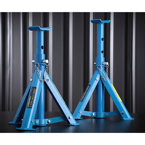 折り畳み式でコンパクト。脚部の固定がリング式なので、開脚と閉脚が簡単。高さ3段調整可能。自動車修理・タイヤ交換等で活躍 。小型車からミニバンに。【仕様】耐荷重(t)：3高さ(mm)：1段目・278/2段目・323/3段目・373脚幅間隔(m...