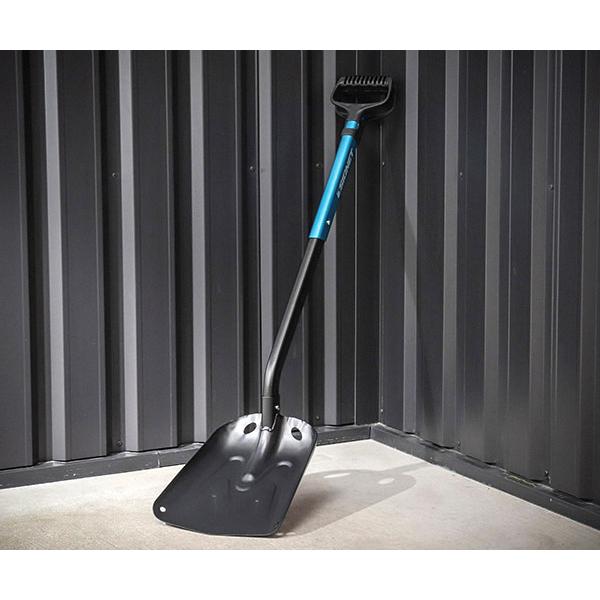 ジョイントの向きを変えるとちりとりになります。組み立て式でコンパクトに収納できます。伸縮式で長さが2段階で調整できます。軽量なアルミスコップです。