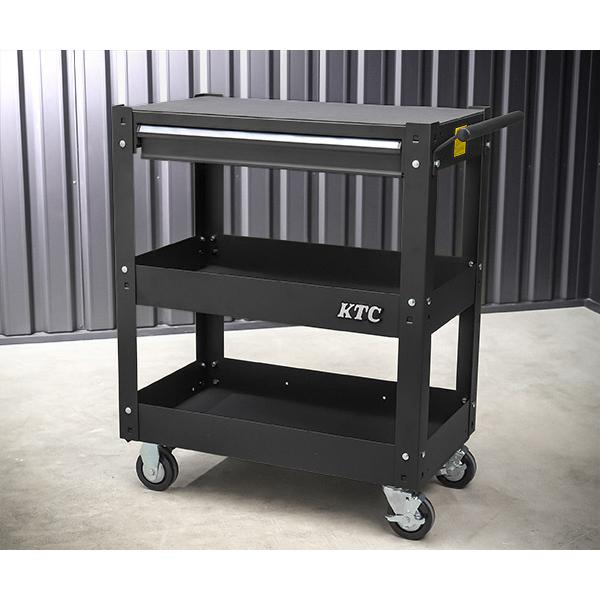 2026SK SALE 期間・数量限定カラー【フラットブラック】。KTCのベストセラーワゴン。天板を作業台にしたり、SKX0213シリーズ、SKX0223シリーズ、EKR-103Aなどを乗せて、大容量ツールキャビネットのように使用したり。オ...