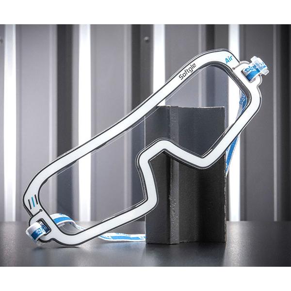 超軽量8g。光学用PETレンズ採用で高い視認性（透視率約92％）と防曇コーティングを両立した、携帯性に優れた保護ゴーグルです。柔軟なレンズ構造と肌当たりの良いフォームで顔にやさしく密着し、粉じん・微細ほこり・飛沫から目を保護します。【仕様】...