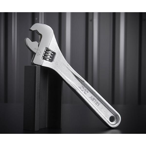 自動車用整備工具。軽自動車〜普通車タイロッドエンドのロックナット締緩作業に使用します。車検やタイヤ交換時のサイドスリップ調整作業や、ラックブーツの交換作業時にも最適です。六角二面幅17〜24mmのタイロッドのロックナット（国産乗用車のほとん...