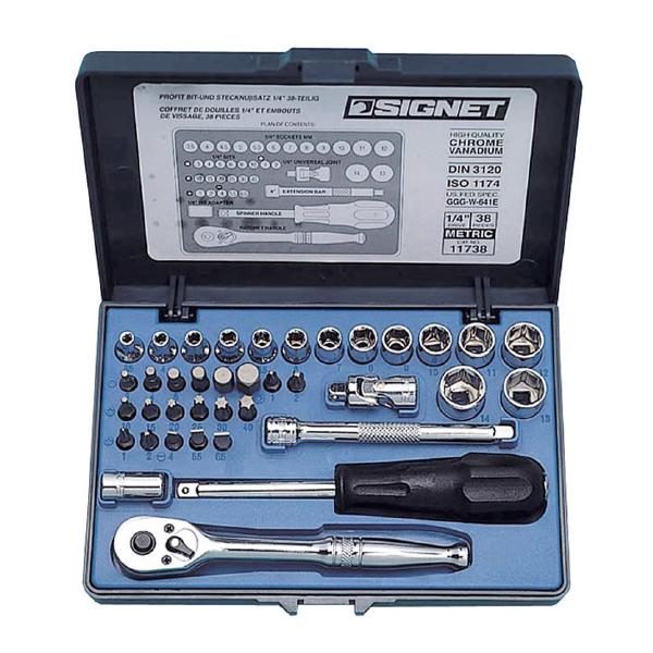 ミラー仕上げのメッキが美しいスタンダードソケットセット。ボルト・ナットを傷めにくい面接触タイプ。六角タイプ。ブローモールドケース入り。【仕様】差込角(SQ)：1/4【セット内容/付属品】ソケット：3.5・4・4.5・5・5.5・6・7・8・...