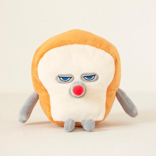 大人気絵本『パンどろぼう』から、愛嬌たっぷりパンどろぼうが飛び出した！美味しいパンを探し求める、パン愛が止まらないパンどろぼう。パンそっくりの姿でパン屋さんに忍び込むその様子が、「ダメなこと」なのに可愛すぎて憎めないですよね。このぬいぐるみ...