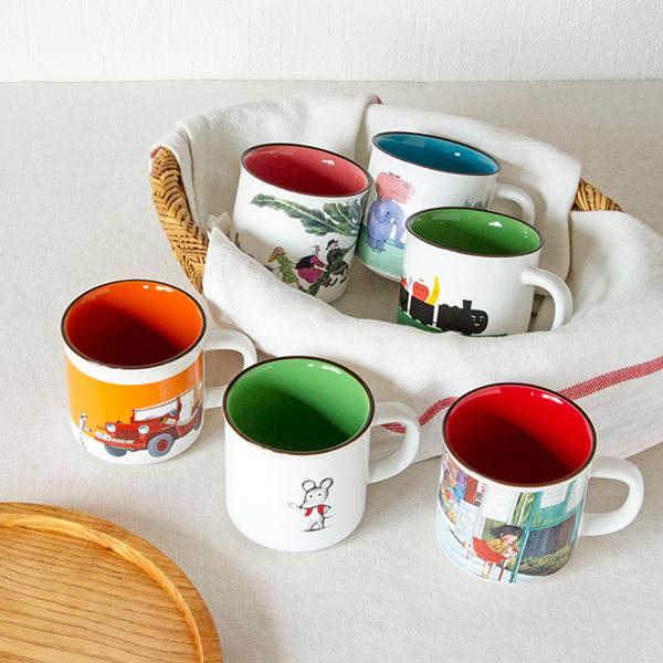 絵本ナビオリジナルグッズの大人気商品「ロングセラー絵本マグカップ」シリーズ。筒井頼子さんと林明子さんの名コンビから生まれた傑作絵本『はじめてのおつかい』のマグカップが、シリーズ第七弾として登場しました。見た目はホーローテイストですが、美濃焼...