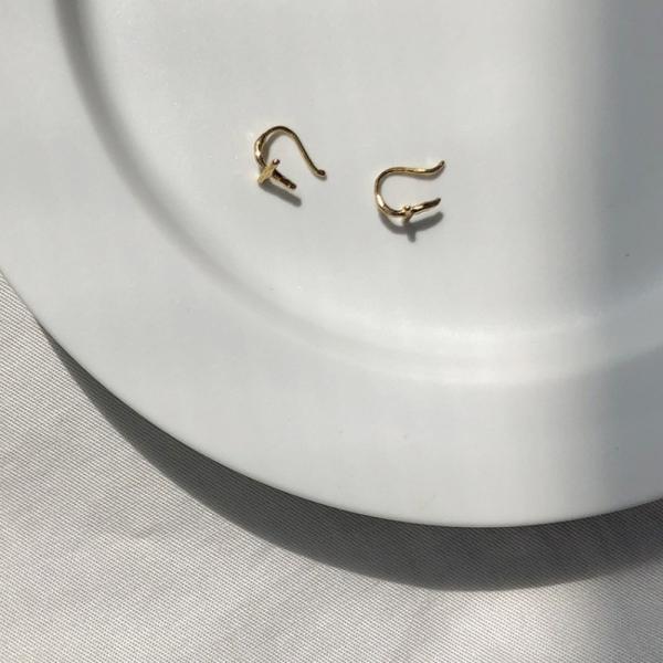 イロンデール k18  クロスフックピアス（片耳用）2点セット イロンデール k18 クロスフックピアス（片耳用）2点セット