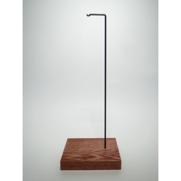 ワンランク上のお洒落な風鈴の掛台をご用意いたしました。秋になると多くの方が風鈴を片付けますが、この掛台を使って、ぜひ毎日癒しの音色をお楽しみいただければと思います。砂張風鈴（大、中、小）も掛けられます。■本品に風鈴は含まれません。