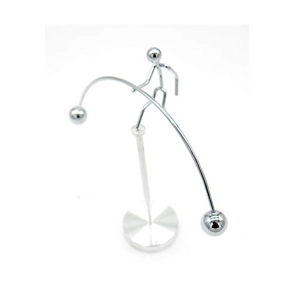 ※併売のため、在庫切れの際はご了承ください。発送委託により倉庫業者がお届けする場合がございます※揺らされても揺らされても、一点に重心を置き、不安定なようでも最終的には安定する、「やじろべい」です。片手・片足で、崖っぷちに立たされ、風雨にさら...