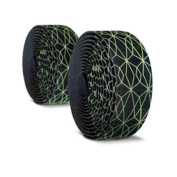 ※併売のため、在庫切れの際はご了承ください。発送委託により倉庫業者がお届けする場合がございます※バイカーによるバイカーのための頑丈で信頼性の高いテープ - Alien Pros 自転車用炭素繊維ハンドルバーテープは、汗を吸収して耐久性があり...