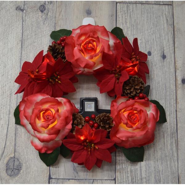 [サイズ] 幅30×奥行30×高さ8cm　※花の形状は商品ごとに若干異なります。[重量] 約170g[材質] ポリエステル、ABS樹脂、紙[仕様]　電源：単三電池3本使用(別売)　LEDライト：花3ヶ所、その他6ヶ所　壁掛けフック付き[生産...