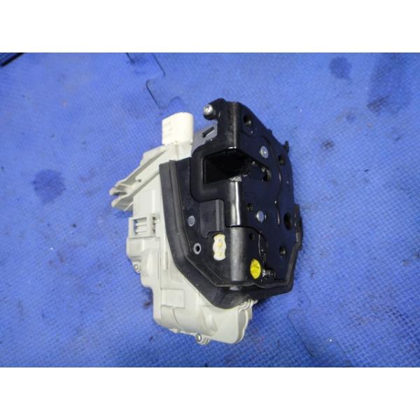 アウディ TT 8J 系 等 左 ドア ロック アクチュエーター ソレノイド  品番 8J2837015 A　右ハンドル   [7632]