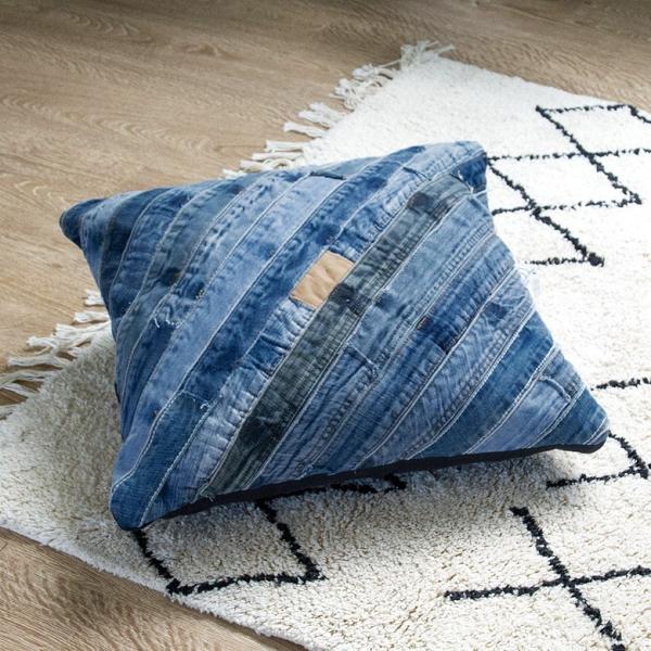 クッション　カートなどに〜　① デニムパッチワーク クッション カートなどに〜 ① デニムパッチワーク