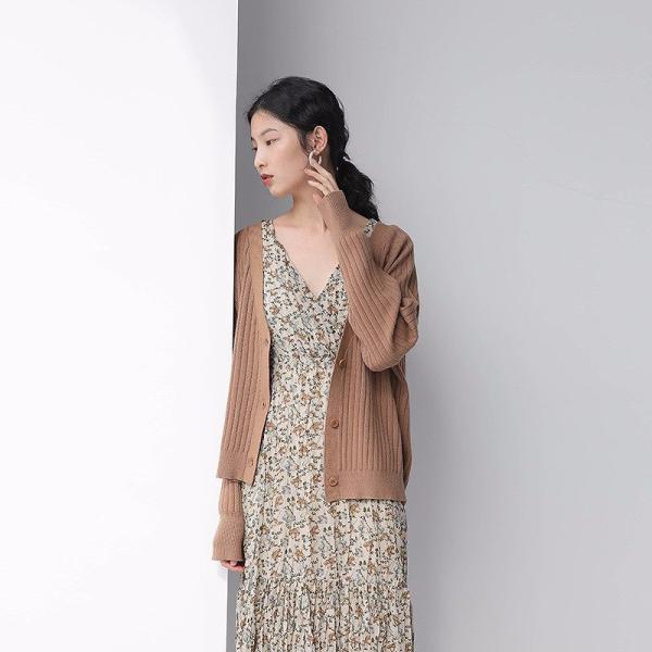 レディース カーディガン ニット セーター Vネック 羽織 長袖 無地 シンプル トップス カジュアル キュート 大人 可愛い フェミニン おしゃれ お出かけ オフィス デイリー 普段着 カーキ ベージュ ブラウン フリーサイズ ワンサイズ 送料無料