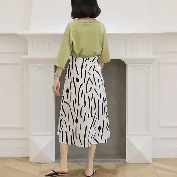 レディース ボトムス スカート ミモレ丈 総柄 幾何学模様 カジュアル 大人可愛い エレガント フェミニン オフィス お出かけ デート デイリー ホワイト S M 送料無料