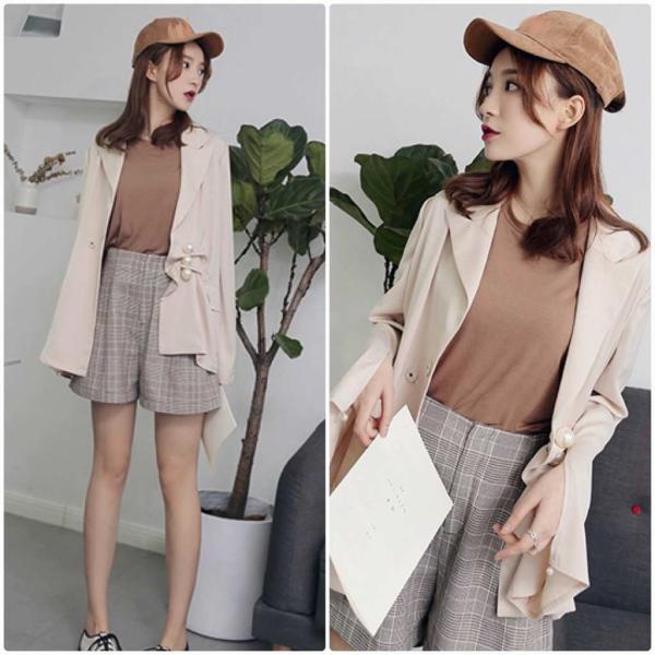 レディース　テーラードジャケット　フレアスリーブ　スリット　スーツ　シンプル　アウター　カジュアル　長袖　キュート　大人　可愛い　フェミニン　きれいめ　エレガント　おしゃれ　お出かけ　デイリー　オフィス　普段着　ベージュ　S　M　サイズ　送料無料