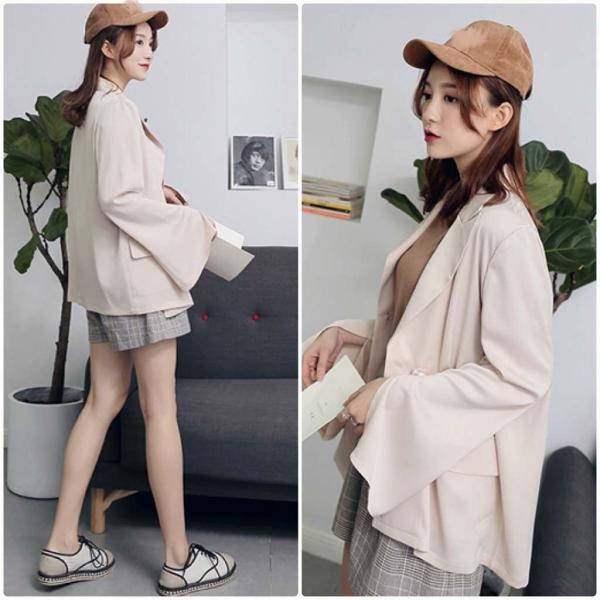 レディース　テーラードジャケット　フレアスリーブ　スリット　スーツ　シンプル　アウター　カジュアル　長袖　キュート　大人　可愛い　フェミニン　きれいめ　エレガント　おしゃれ　お出かけ　デイリー　オフィス　普段着　ベージュ　S　M　サイズ　送料無料