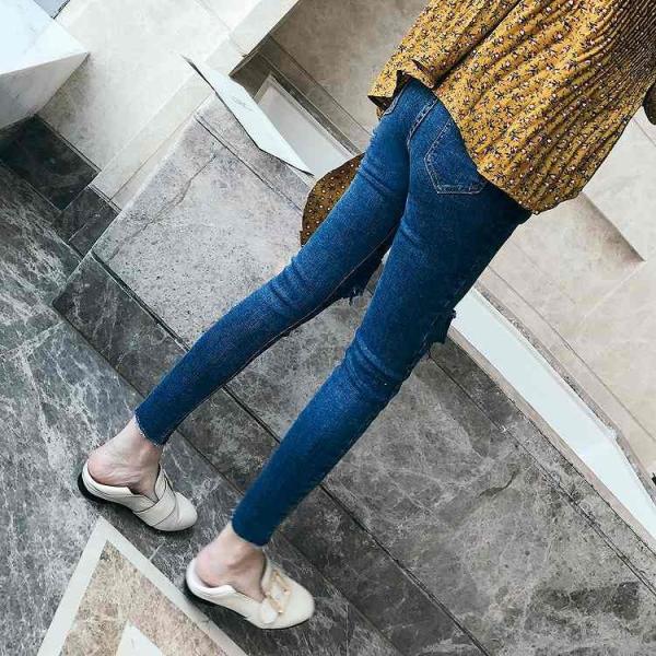 レディース　スキニー　デニムパンツ　カットオフデニム　ダメージ　クラッシュ加工　ジーパン　ジーンズ　ボトムス　カジュアル　キュート　可愛い　フェミニン　きれいめ　おしゃれ　お出かけ　デイリー　普段着　ブルー　ブラック　S　M　L　XL　サイズ　送料無料