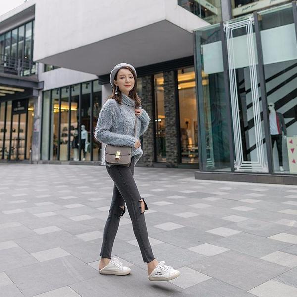 レディース　スキニー　デニムパンツ　カットオフデニム　ダメージ　クラッシュ加工　ジーパン　ジーンズ　ボトムス　カジュアル　キュート　可愛い　フェミニン　きれいめ　おしゃれ　お出かけ　デイリー　普段着　ブルー　ブラック　S　M　L　XL　サイズ　送料無料